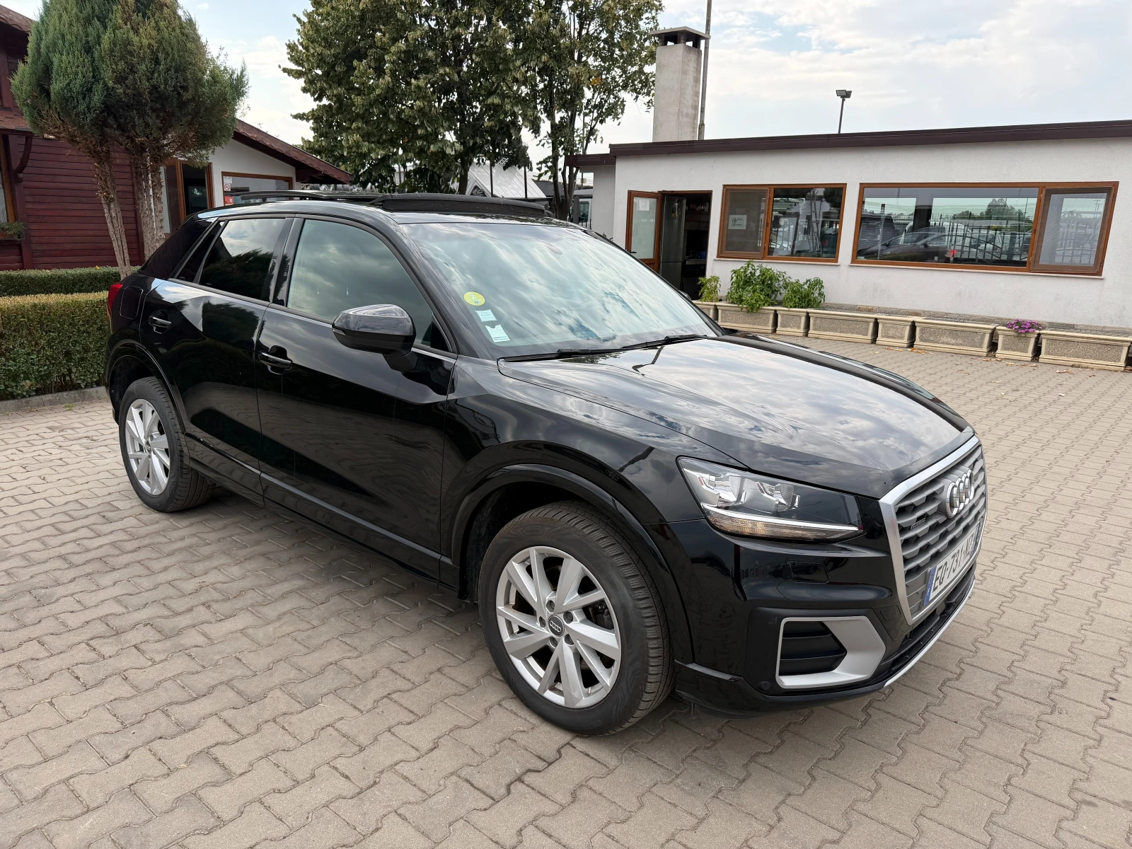 Audi Q2 2.0TDI QUATTRO AVTOMAT/NAVI/PANORAMA/KAMERA EURO 6, снимка 4 - Автомобили и джипове - 56166307