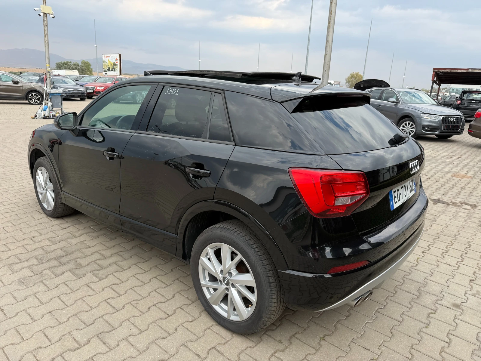 Audi Q2 2.0TDI QUATTRO AVTOMAT/NAVI/PANORAMA/KAMERA EURO 6, снимка 8 - Автомобили и джипове - 56166307