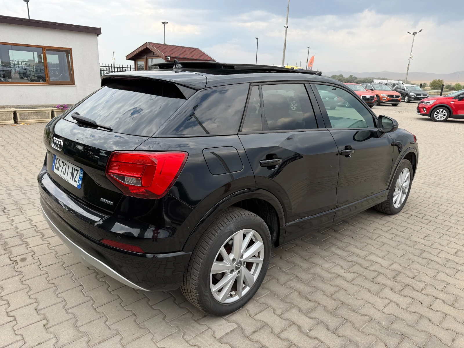 Audi Q2 2.0TDI QUATTRO AVTOMAT/NAVI/PANORAMA/KAMERA EURO 6, снимка 6 - Автомобили и джипове - 56166307