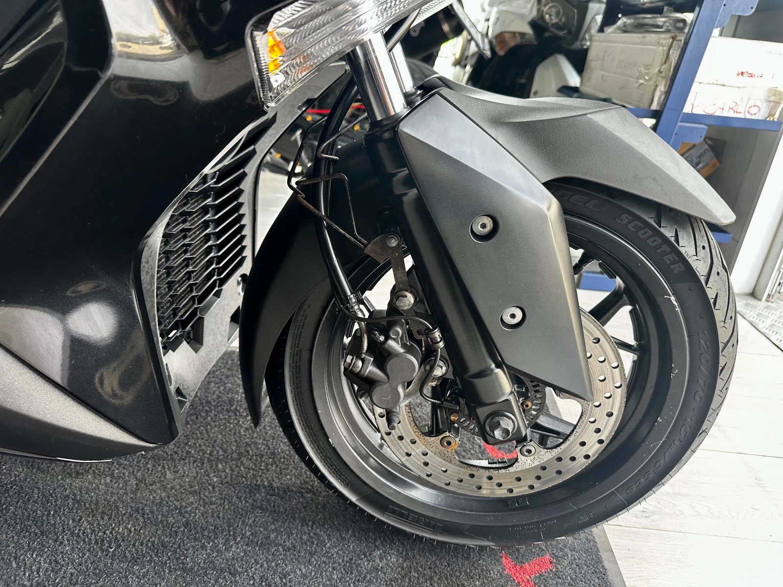 Yamaha X-max 300i Iron Max 2019г. ABS/ТС/LED - изображение 9