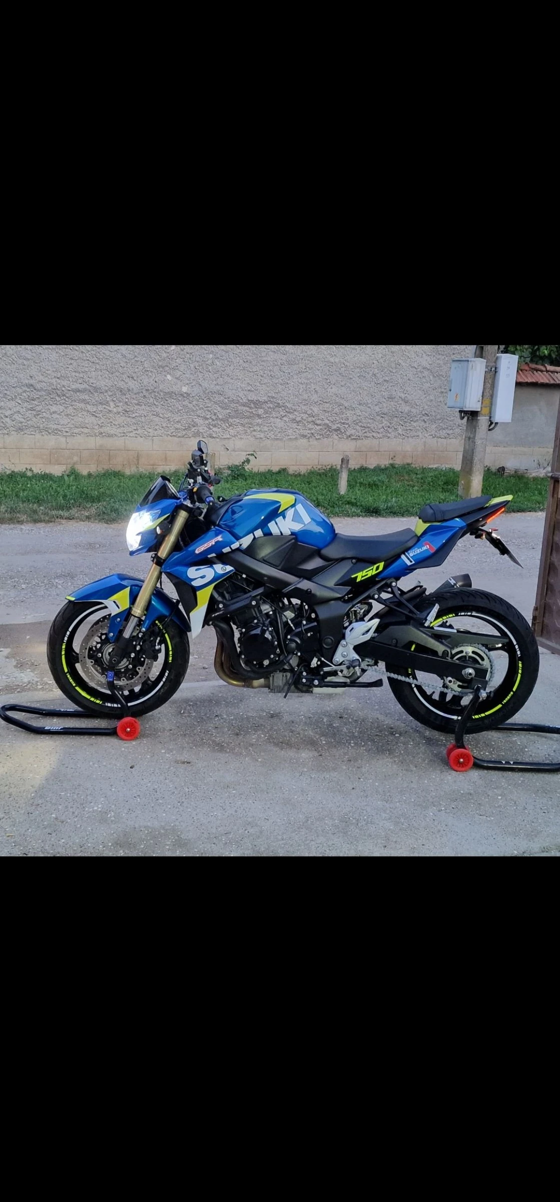 Suzuki Gsr 750 - изображение 2