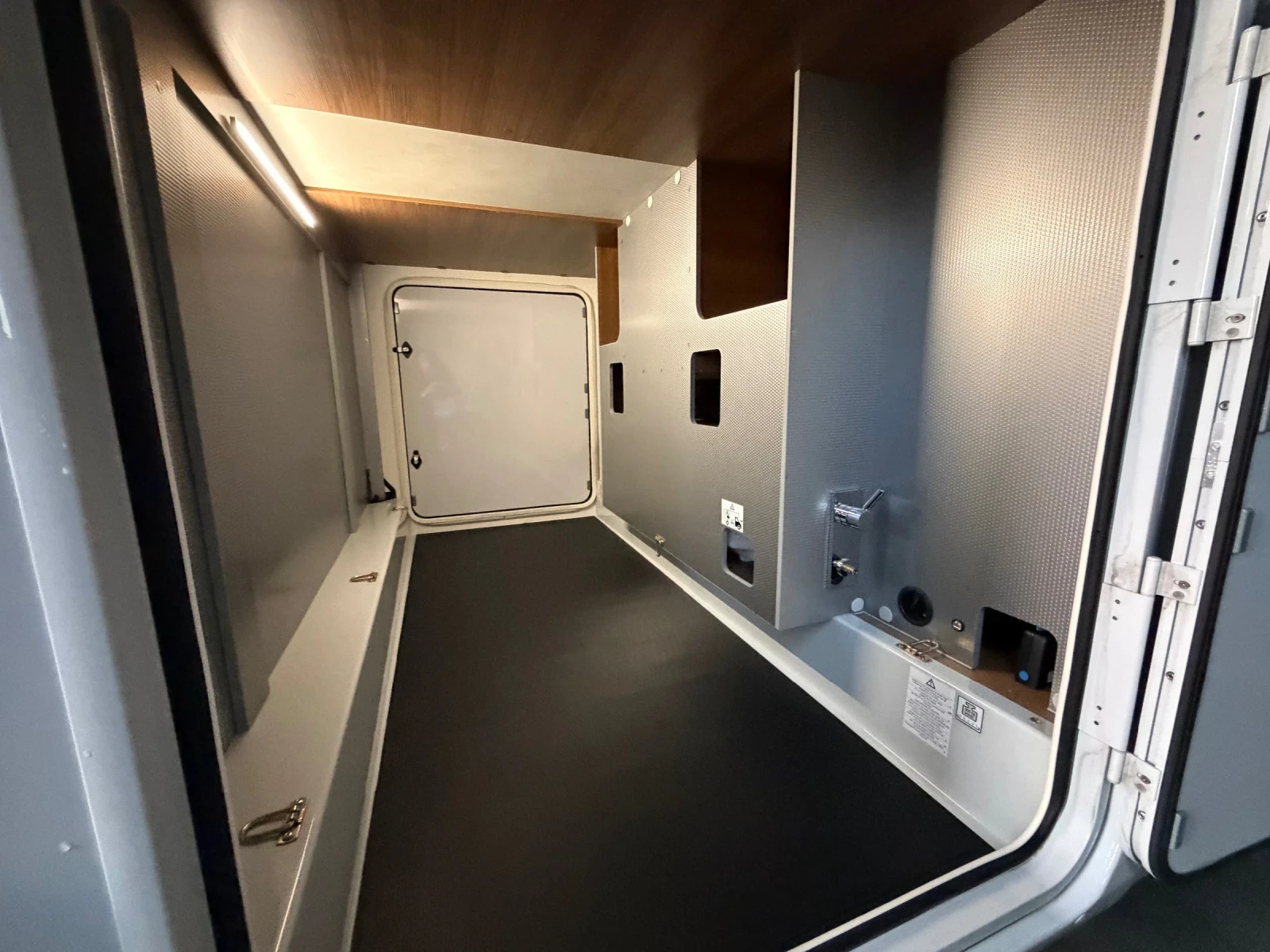 ������ Rapido 666F 180�.�. ������  65Years | Mobile.bg � ����������� 11