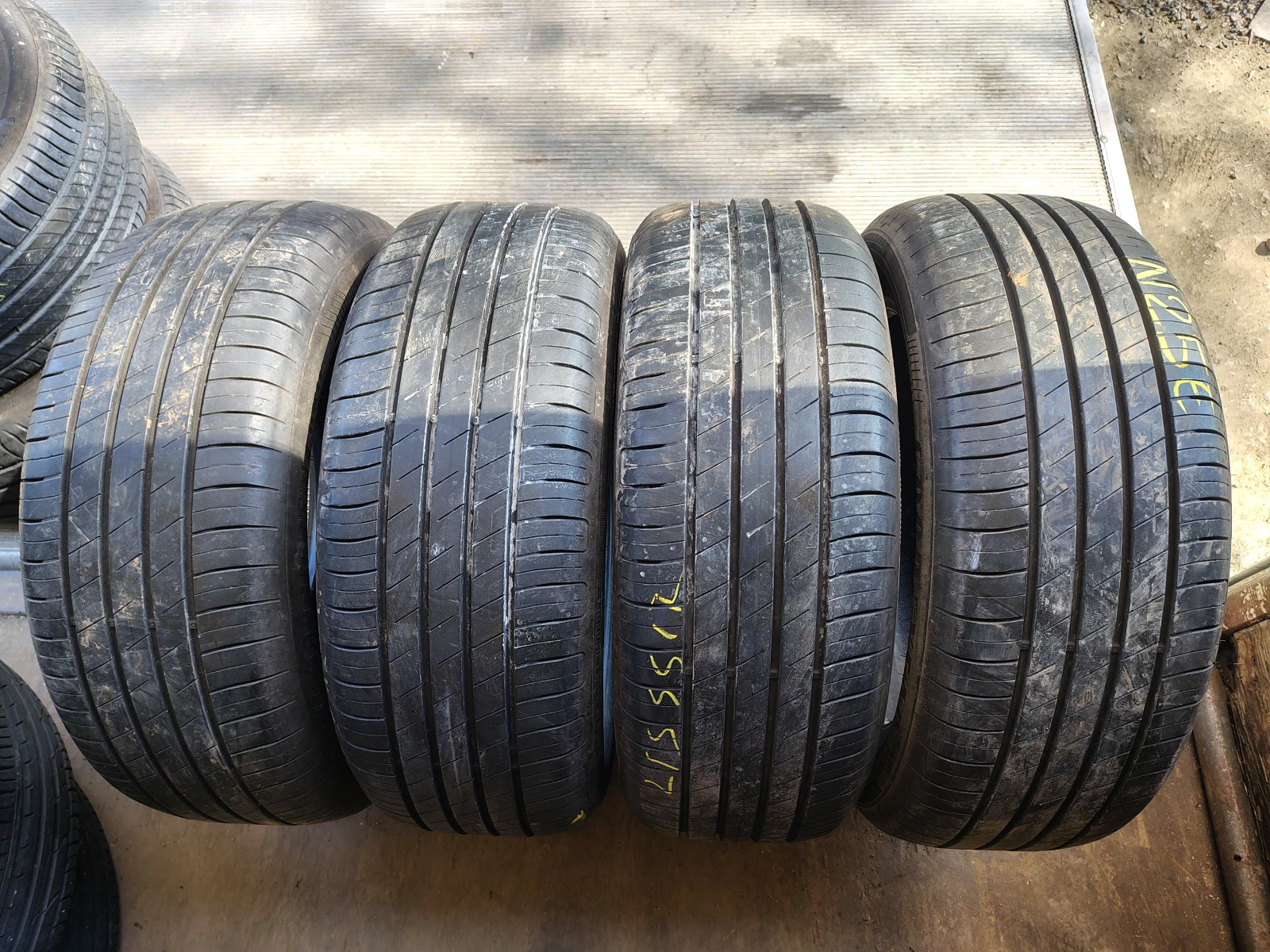 Гуми Летни 215/55R17