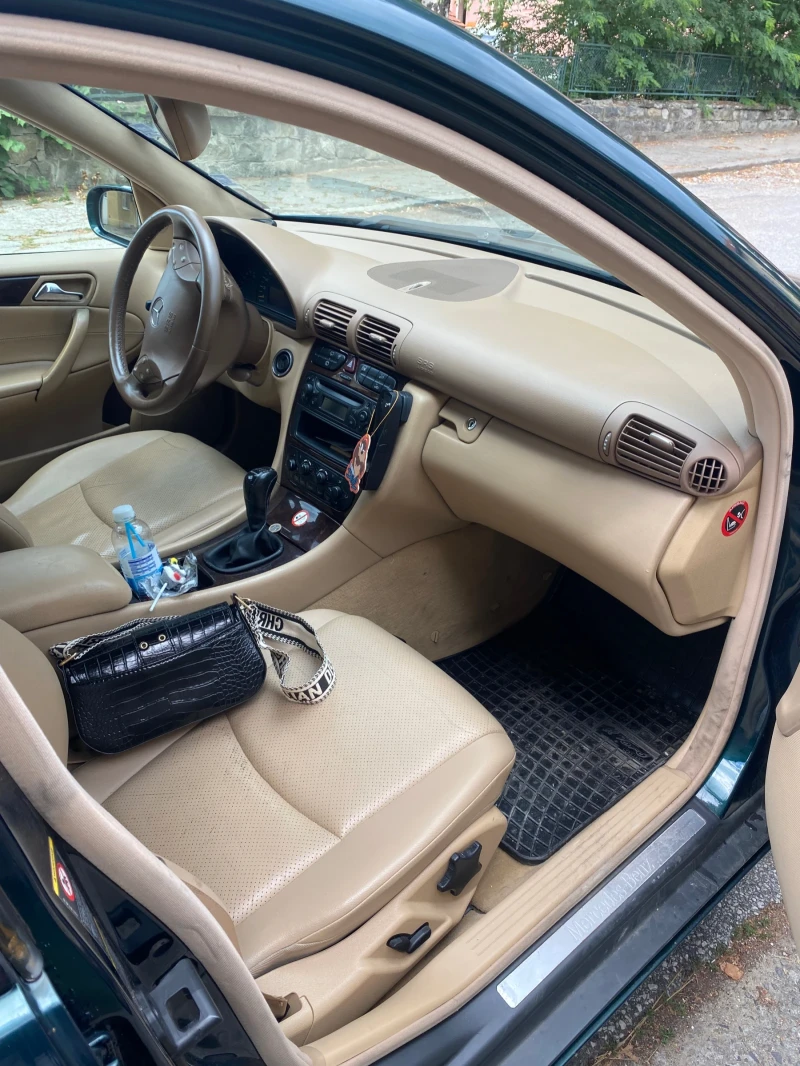 Mercedes-Benz C 220 C220, снимка 9 - Автомобили и джипове - 52058024