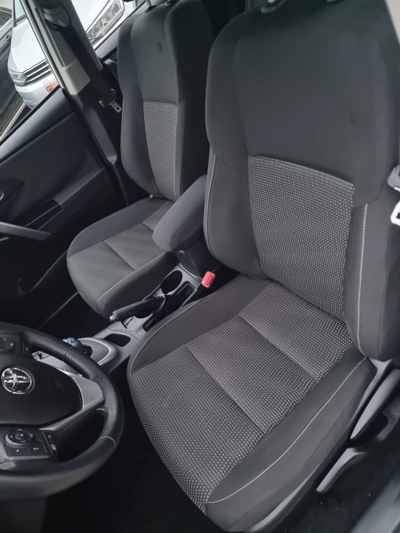 Toyota Auris 1, 8hibrid, снимка 9 - Автомобили и джипове - 52554932