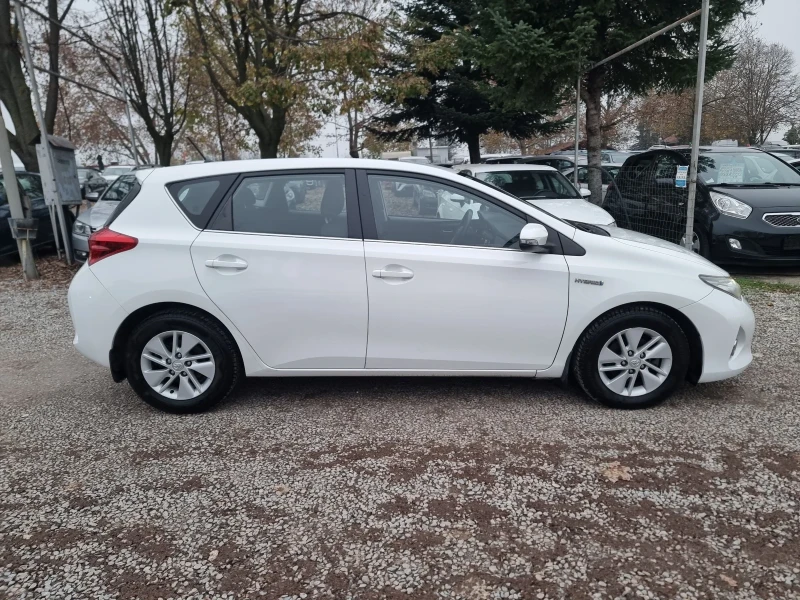 Toyota Auris 1, 8hibrid, снимка 4 - Автомобили и джипове - 52554932