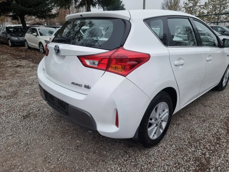 Toyota Auris 1, 8hibrid, снимка 5 - Автомобили и джипове - 52554932