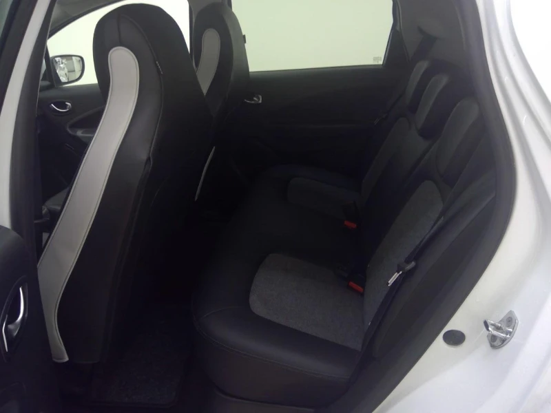 Renault Zoe R135 Intense CCS 52kw Термопомпа Зимен пакет, снимка 7 - Автомобили и джипове - 52842485