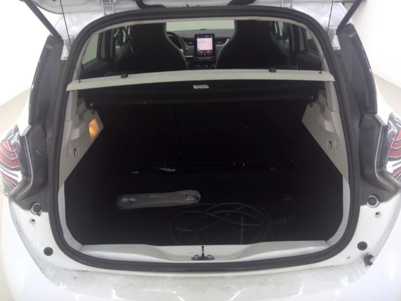 Renault Zoe R135 Intense CCS 52kw Термопомпа Зимен пакет, снимка 14 - Автомобили и джипове - 52842485