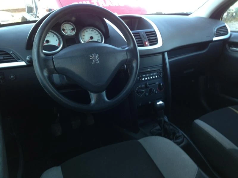 Peugeot 207 1.4i/GPL/74кс/Клима/Euro4, снимка 14 - Автомобили и джипове - 34624890