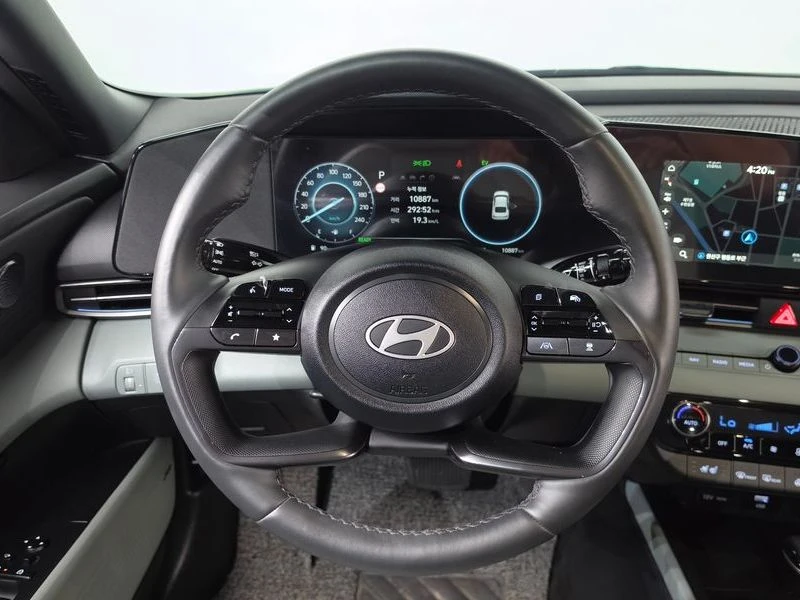Hyundai Elantra Inspiration| 139к.с., снимка 14 - Автомобили и джипове - 56258304
