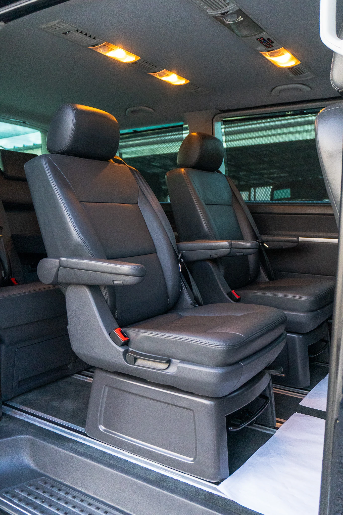 VW Multivan 2.0TDI| 180..| | 7| 4x4|  | Mobile.bg   13