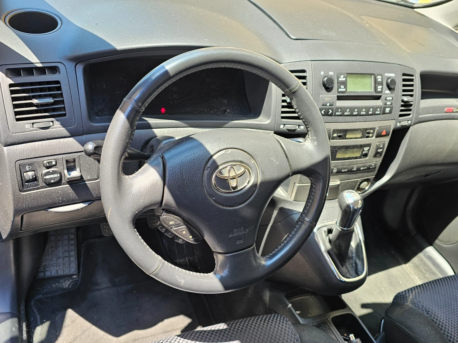 Toyota Corolla verso  - изображение 9