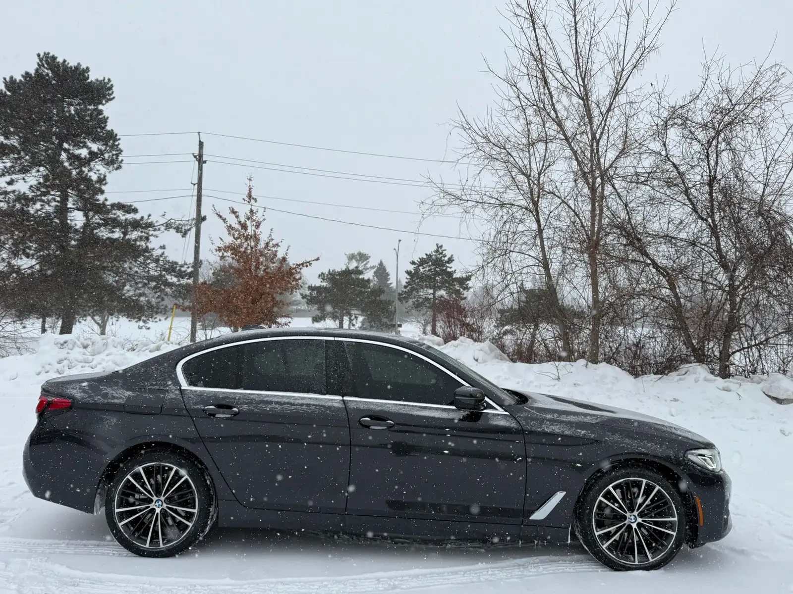 BMW 530 * xDrive LUXURY * CARFAX* ОПЦИЯ ЗА ФИНАНСИРАНЕ*  - изображение 3