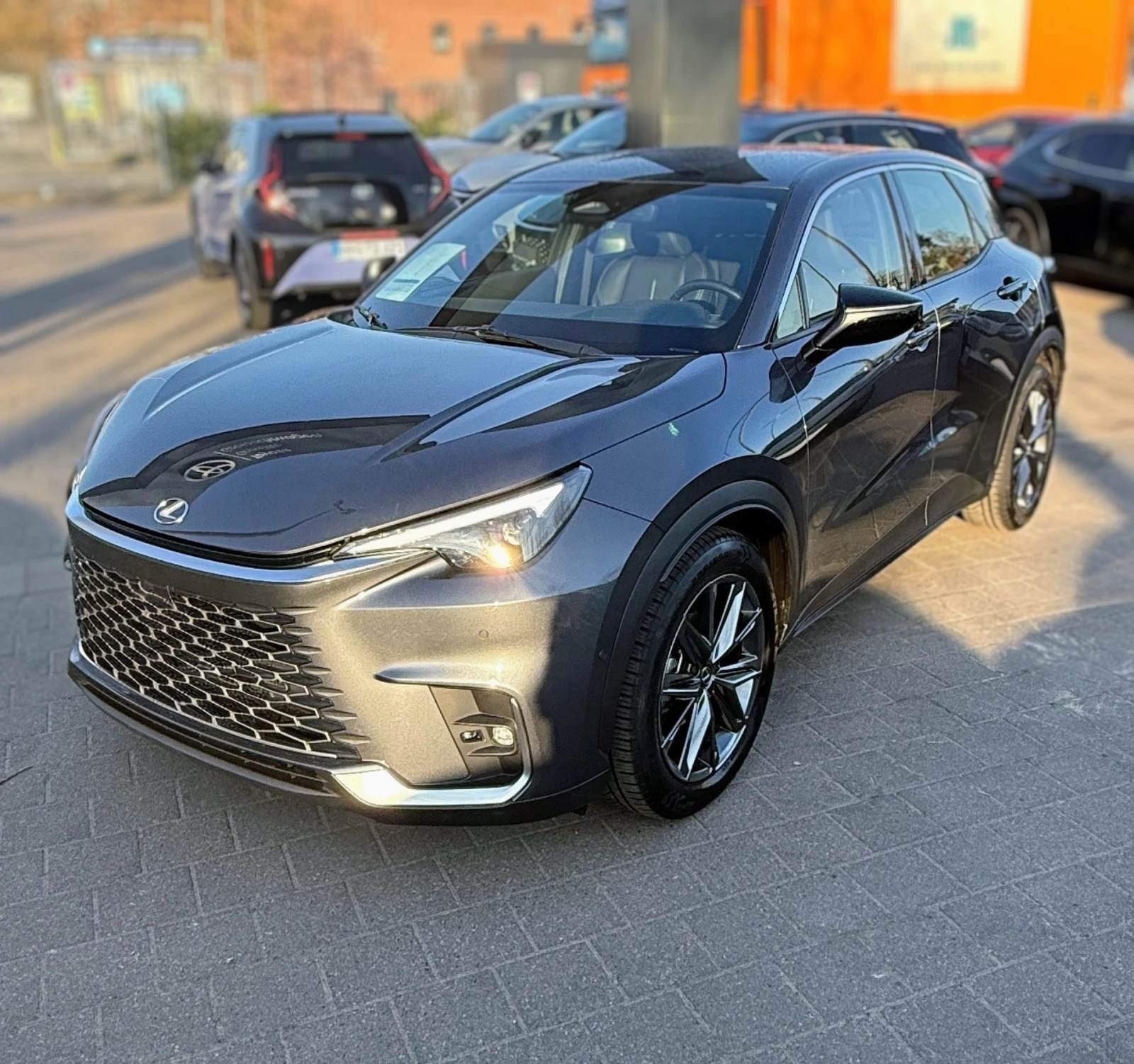 Lexus LBX 360Camera/HUD/ML sound/В гаранция 