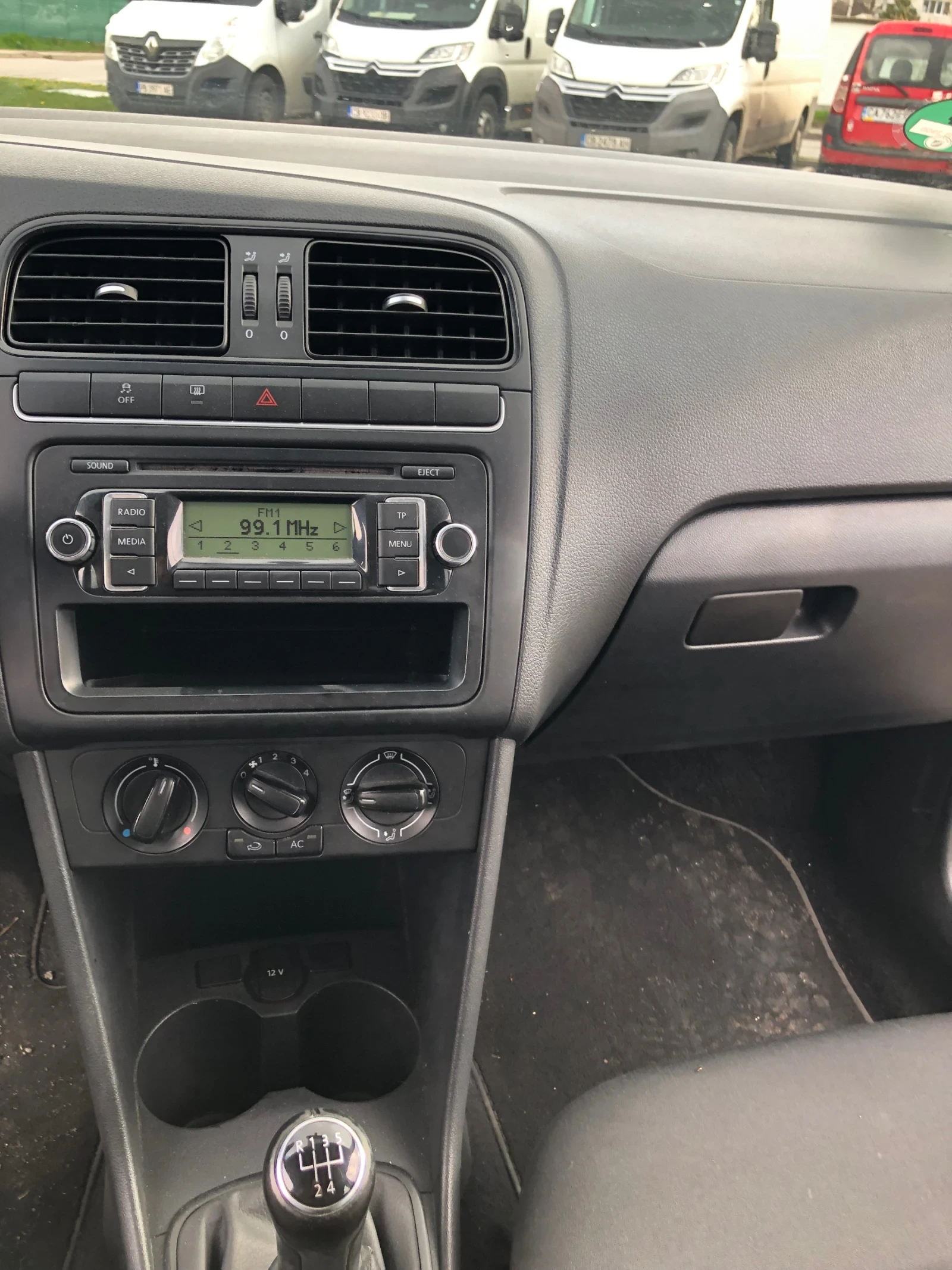 VW Polo, снимка 11 - Автомобили и джипове - 54091340