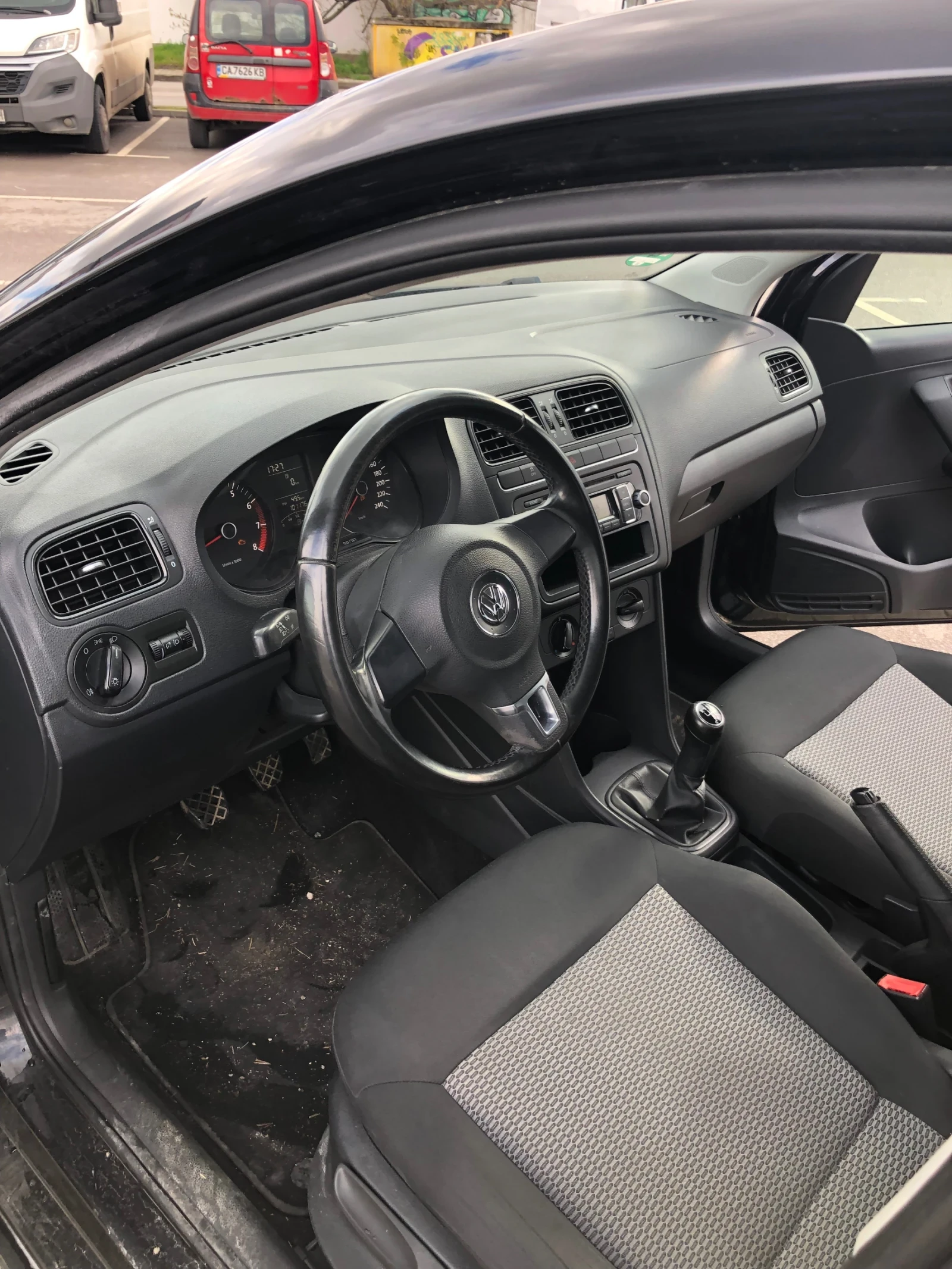 VW Polo, снимка 8 - Автомобили и джипове - 54091340