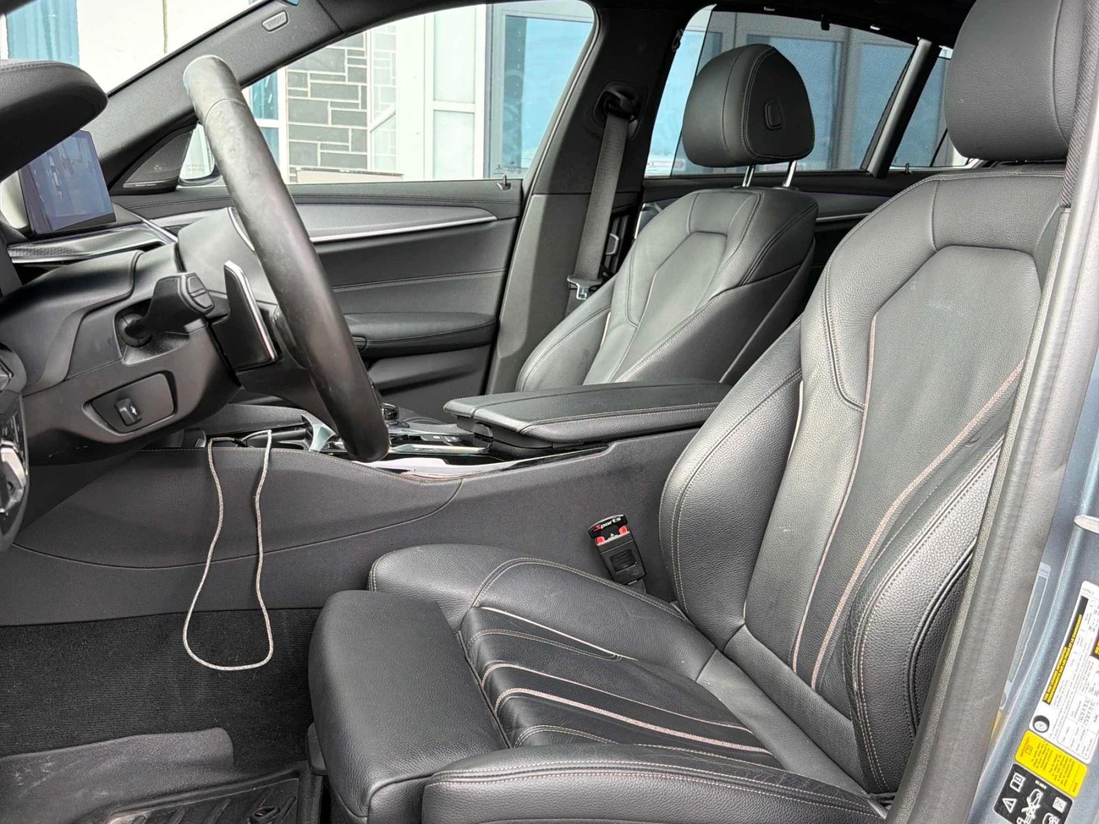 BMW 540 ПОДГРЕВ * ПАНОРАМА * 2 КЛЮЧА * ЩОРИ * H/K, снимка 8 - Автомобили и джипове - 54210399