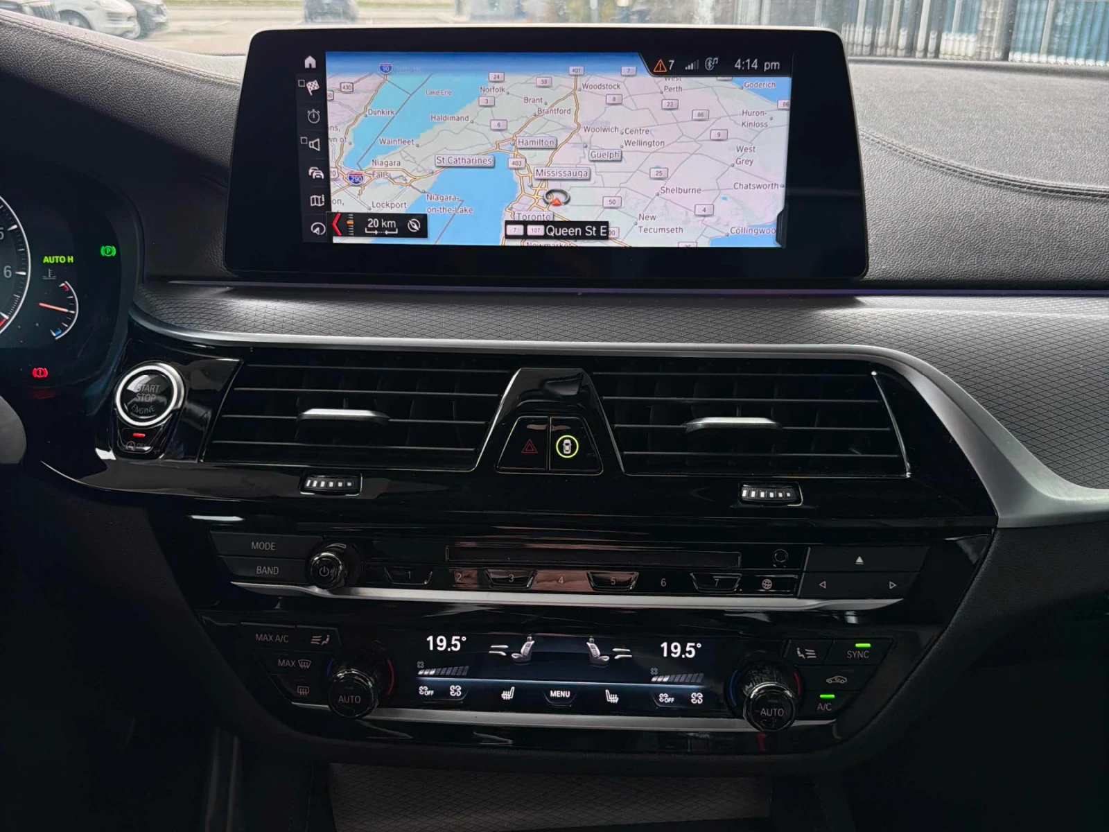 BMW 540 ПОДГРЕВ * ПАНОРАМА * 2 КЛЮЧА * ЩОРИ * H/K, снимка 10 - Автомобили и джипове - 54210399