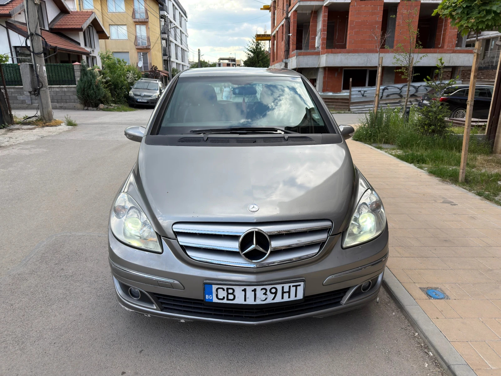 Mercedes-Benz B 180 1.8 Дизел, снимка 2 - Автомобили и джипове - 54682547