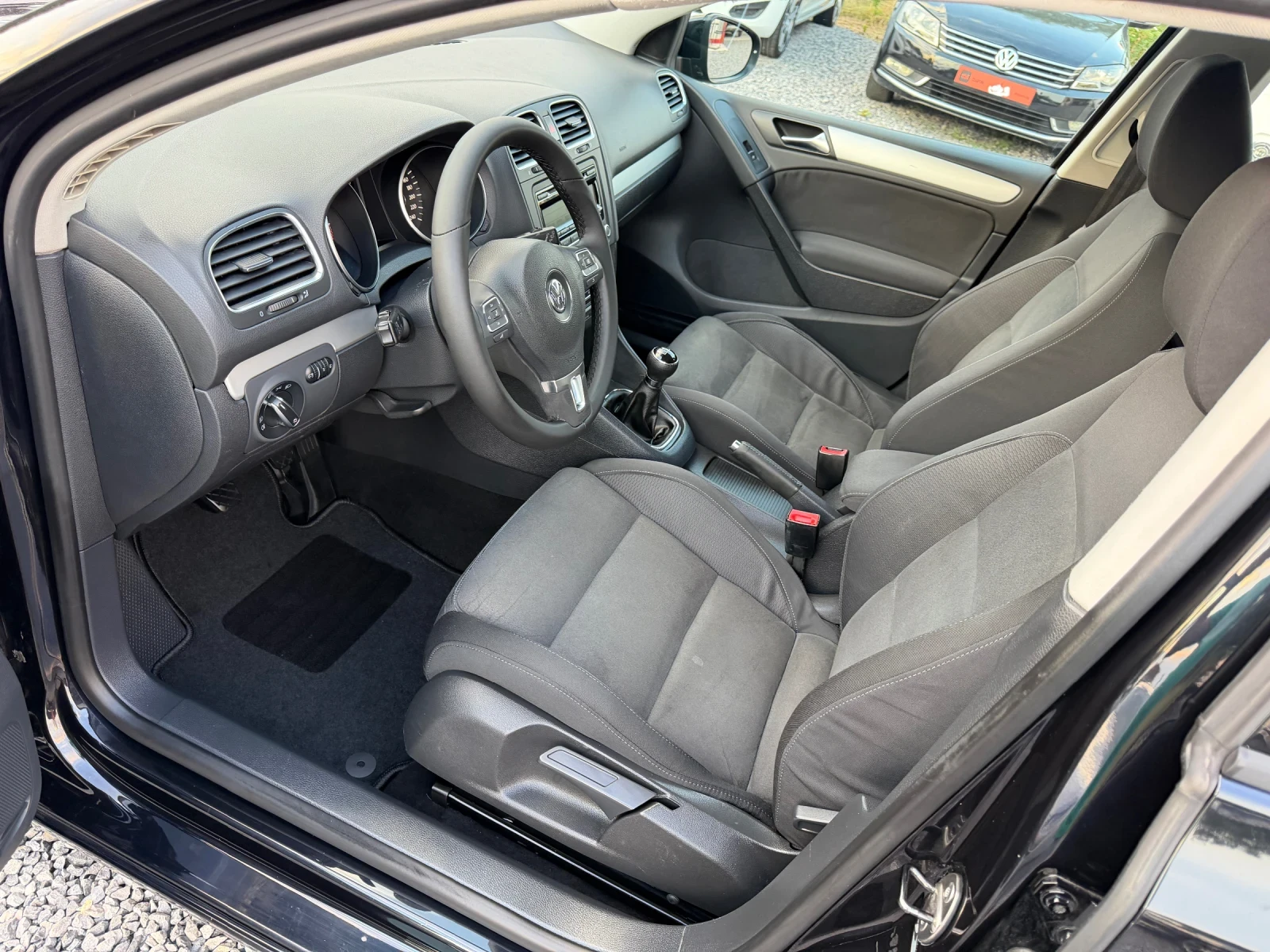 VW Golf VI, 1.6 TDI, Хечбек, ComfortLine, Италия, снимка 9 - Автомобили и джипове - 55342999