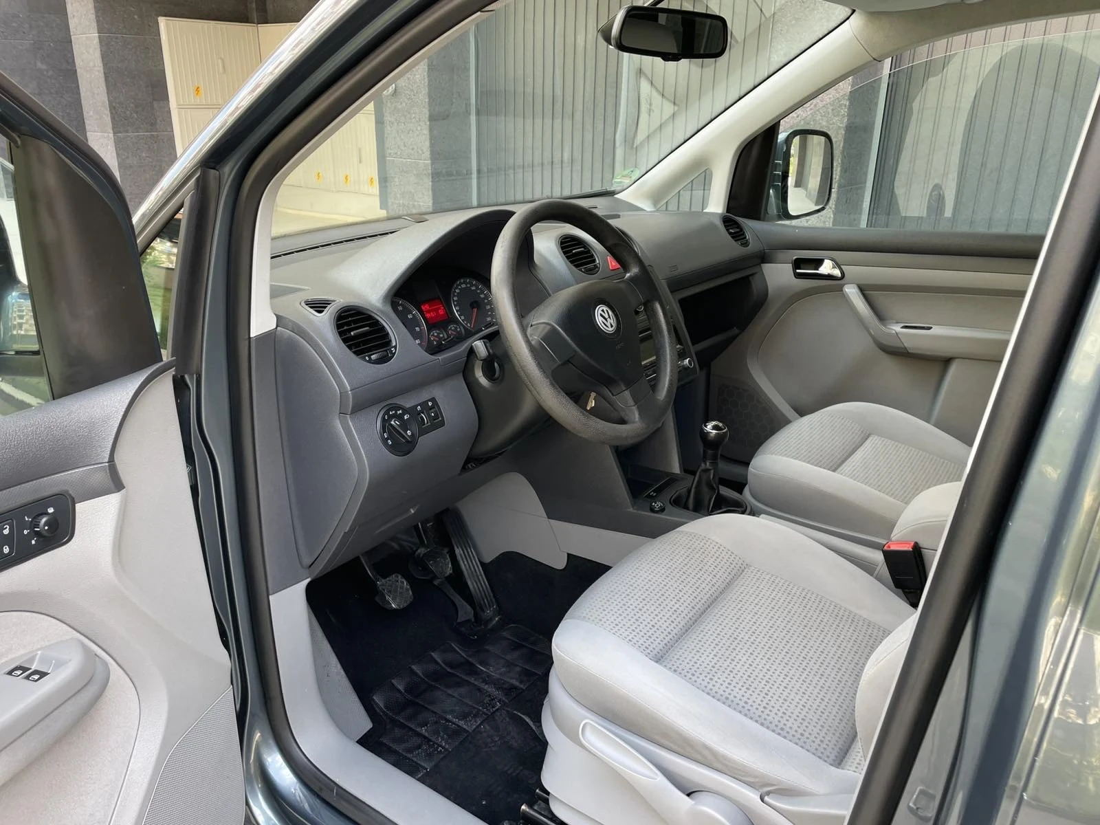 VW Caddy, снимка 13 - Автомобили и джипове - 55614500