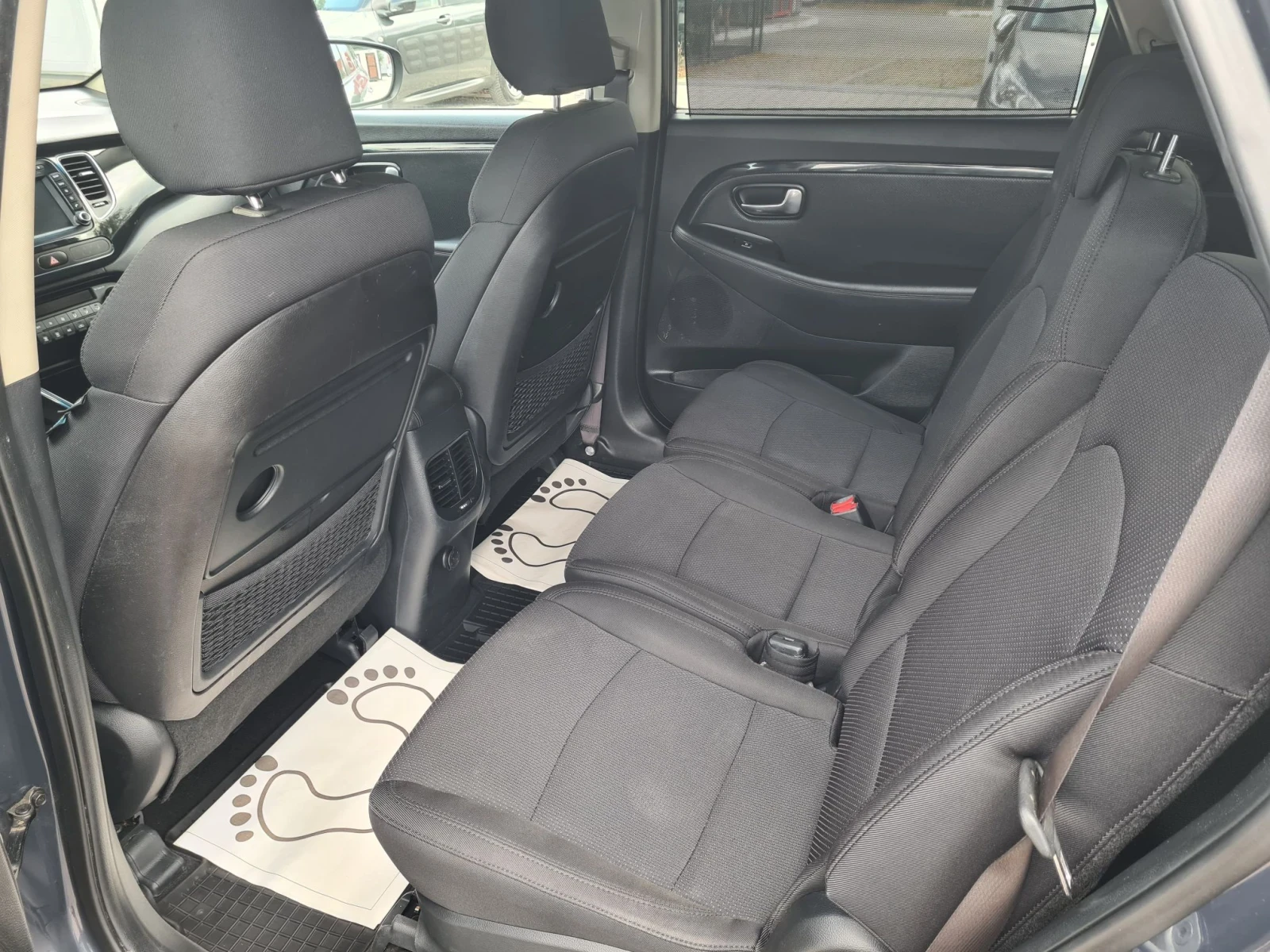 Kia Carens 1.6i 16V 135p.s / 6+ 1 места / EVRO 5B , снимка 10 - Автомобили и джипове - 55667852