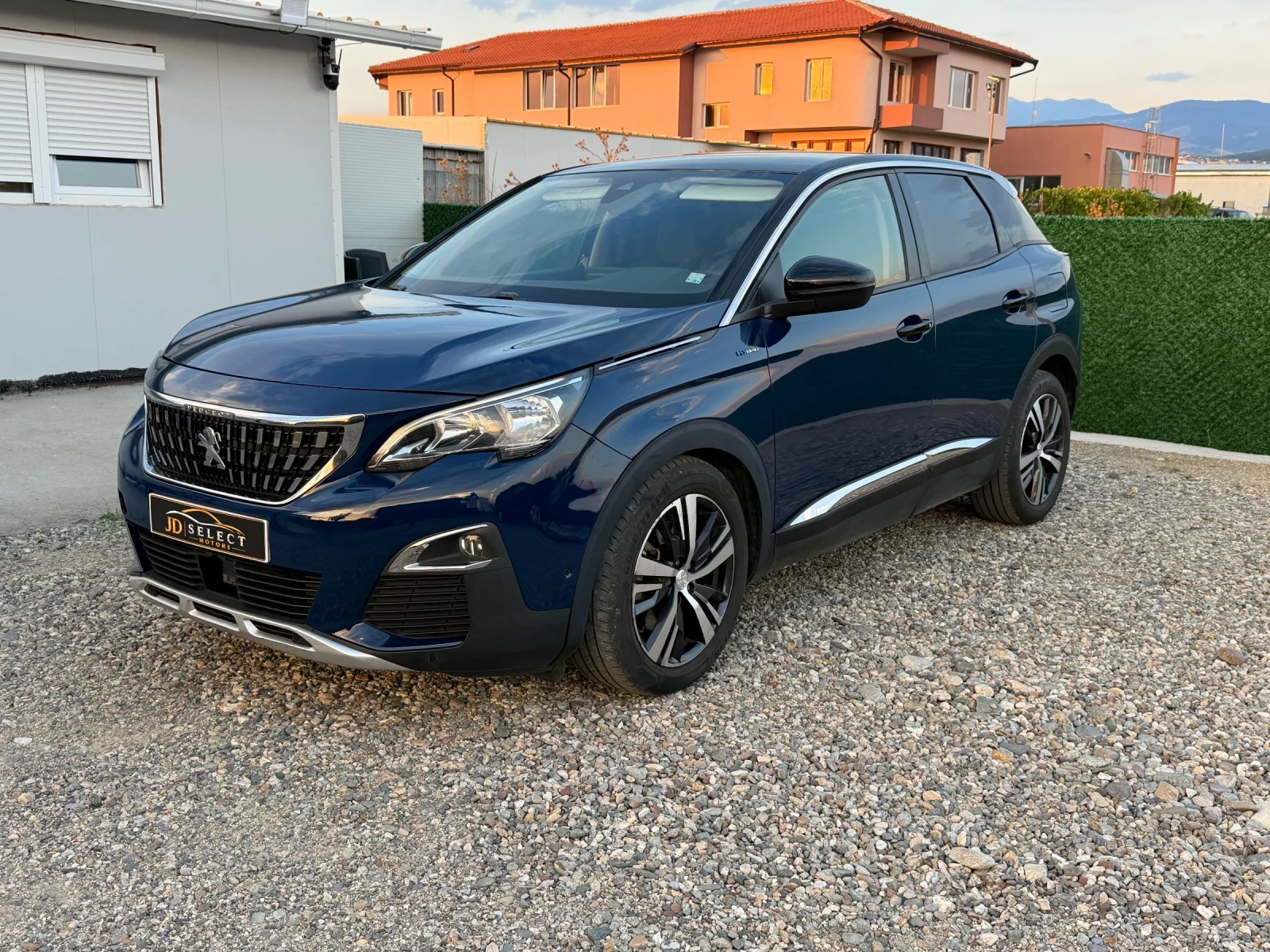 Peugeot 3008 HYBRID 4 WD