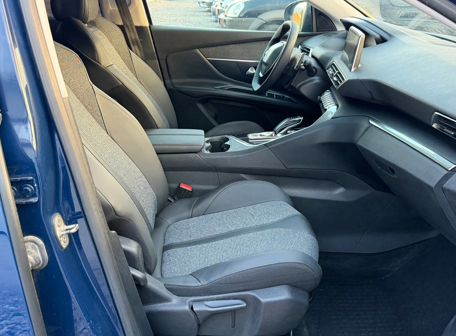 Peugeot 3008 HYBRID 4 WD, снимка 6 - Автомобили и джипове - 55782839