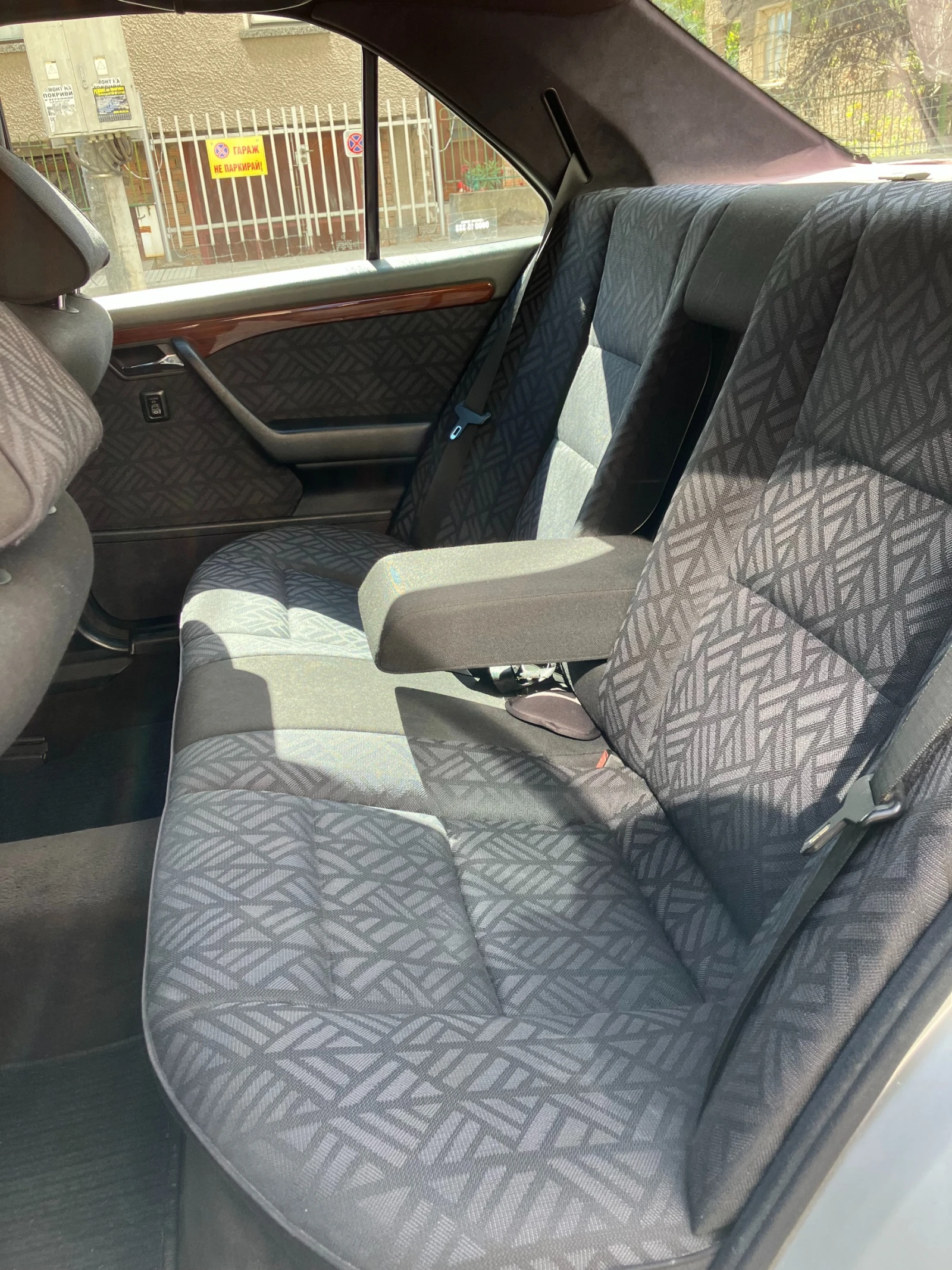 Mercedes-Benz C 200 Елеганс, снимка 5 - Автомобили и джипове - 56224312
