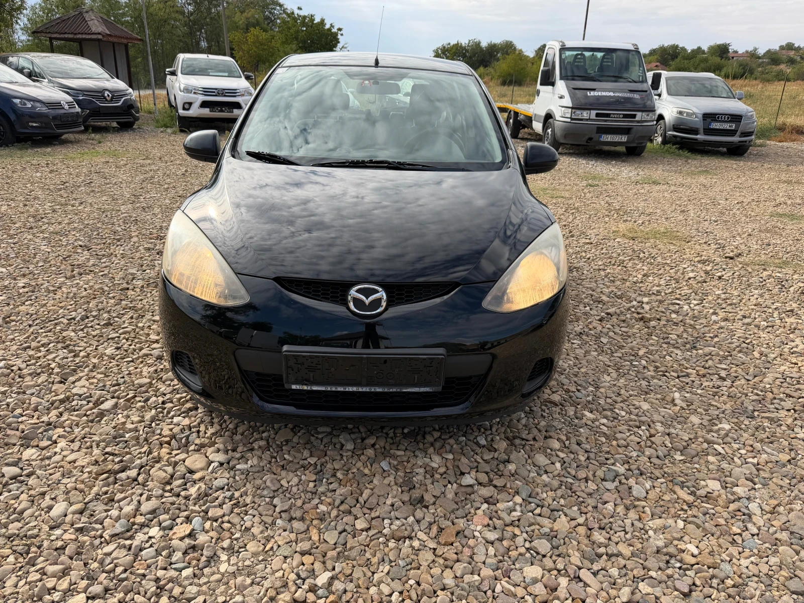 Mazda 2 1.3 Бензин 4 Цилиндъра Климатик, снимка 2 - Автомобили и джипове - 56228015