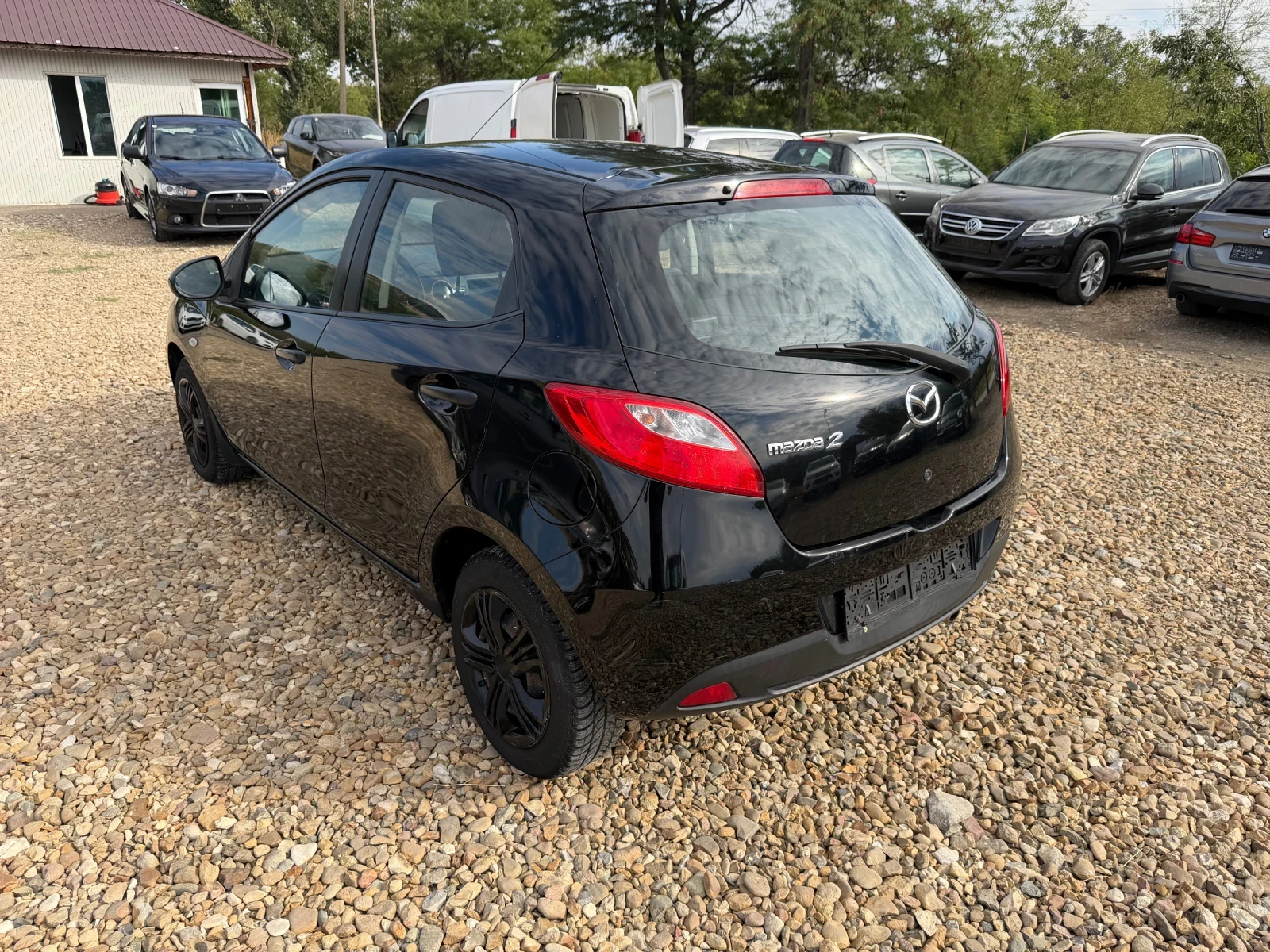 Mazda 2 1.3 Бензин 4 Цилиндъра Климатик, снимка 5 - Автомобили и джипове - 56228015