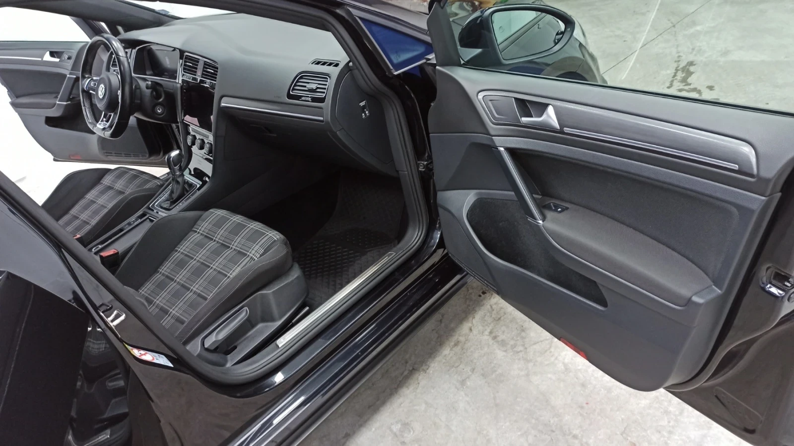 VW Golf GTD DSG, снимка 12 - Автомобили и джипове - 56381954