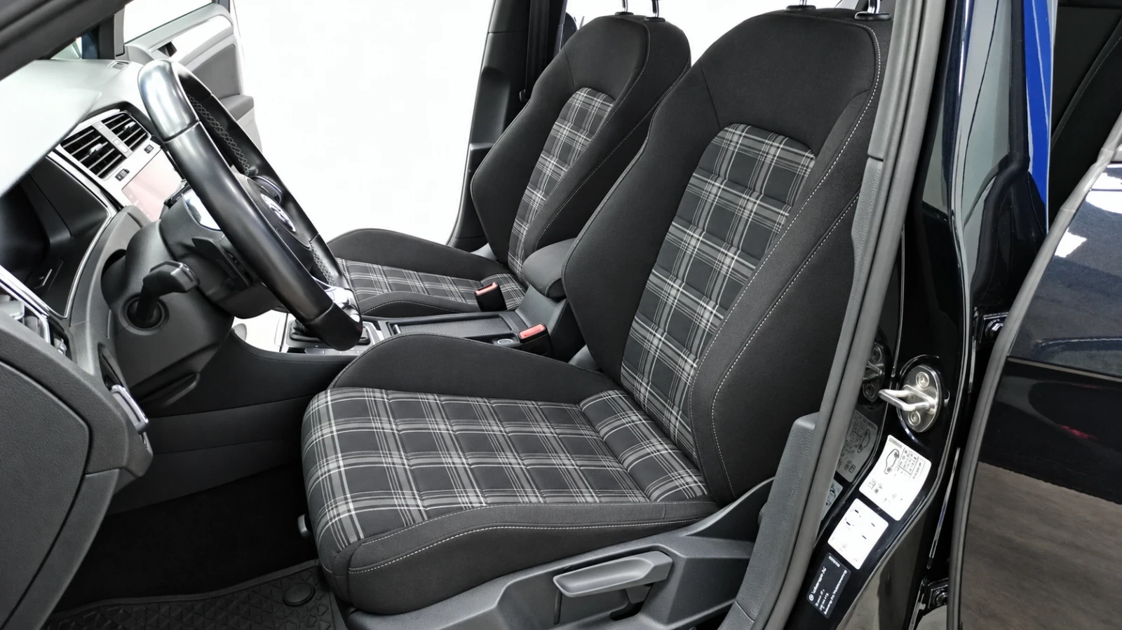VW Golf GTD DSG, снимка 16 - Автомобили и джипове - 56381954