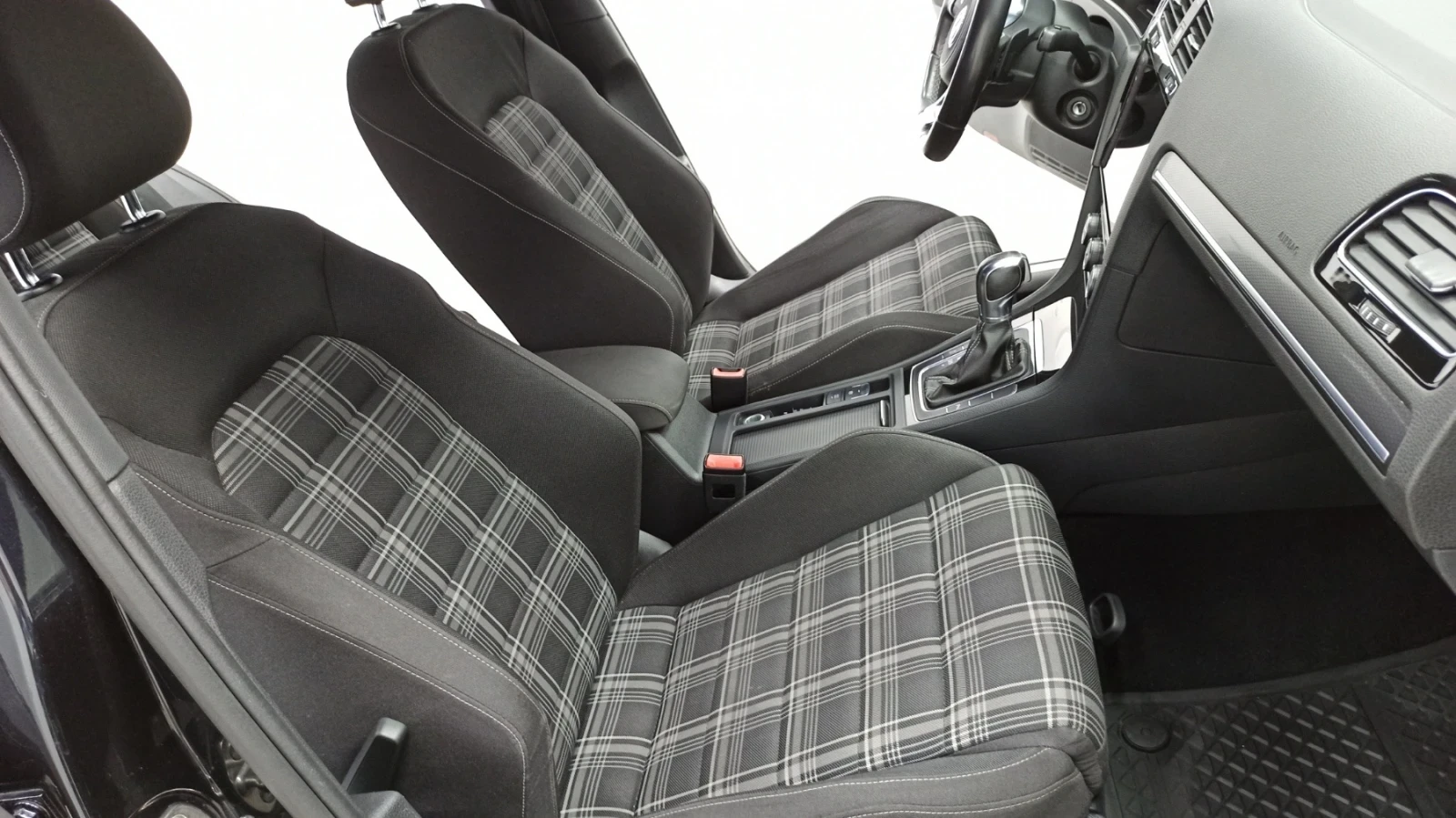 VW Golf GTD DSG, снимка 13 - Автомобили и джипове - 56381954