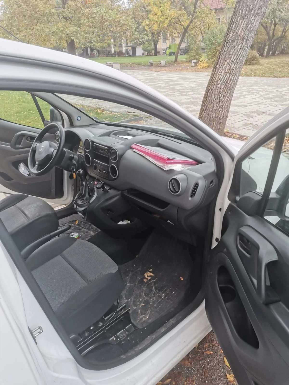 Peugeot Partner Баничарка, снимка 6 - Автомобили и джипове - 56396872