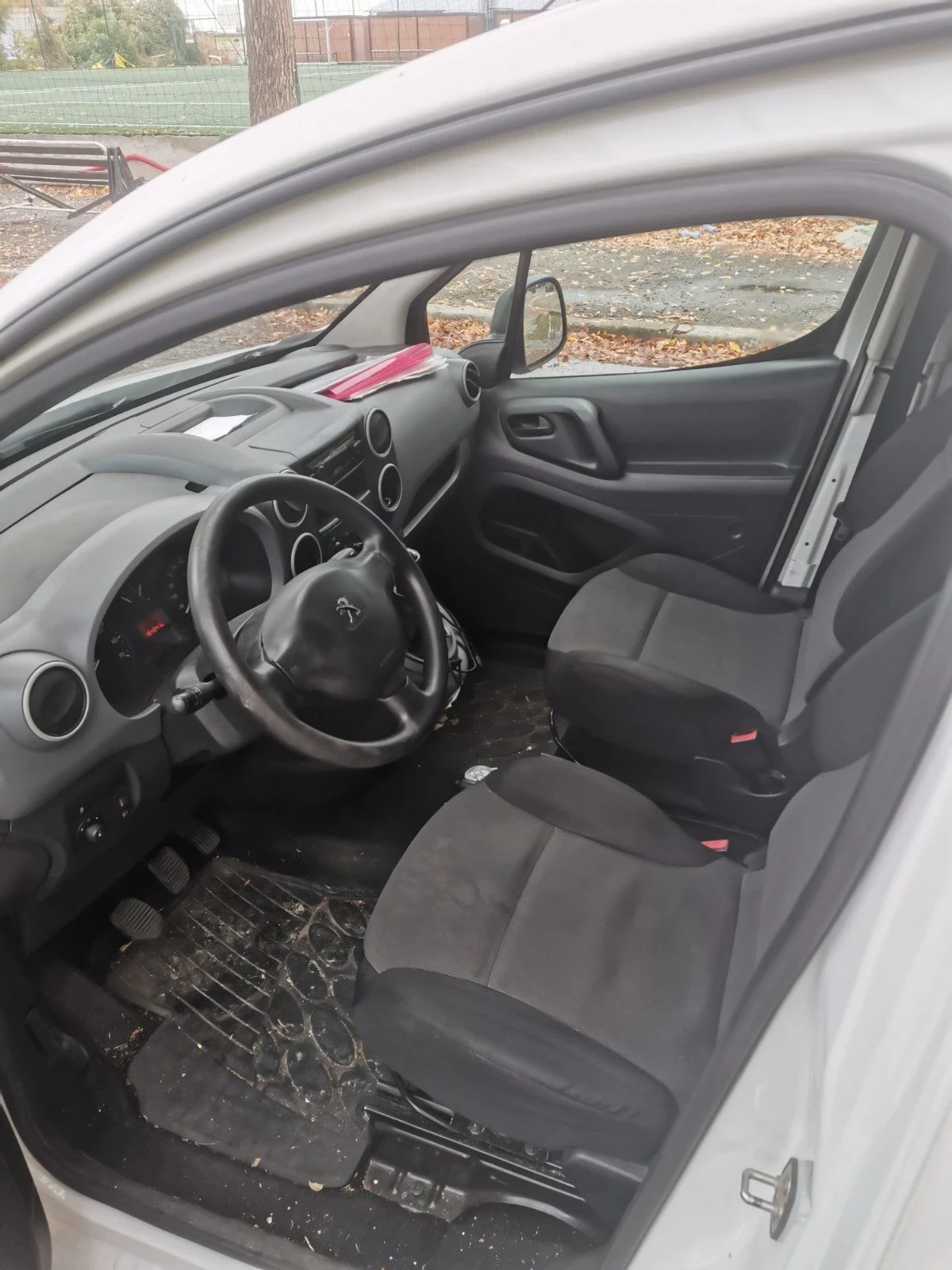 Peugeot Partner Баничарка, снимка 5 - Автомобили и джипове - 56396872