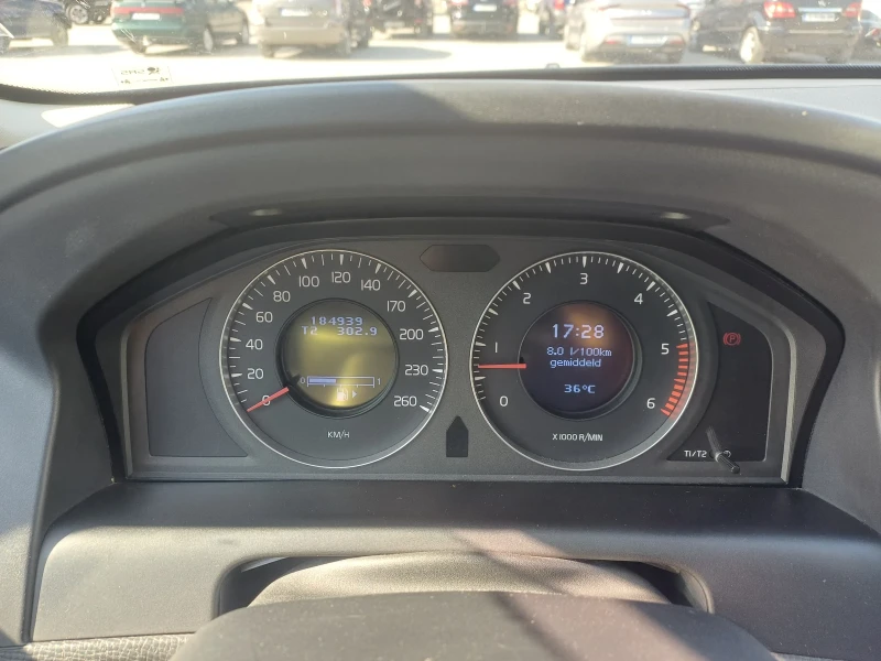 Volvo XC60 2.4d D5, снимка 14 - Автомобили и джипове - 52462343