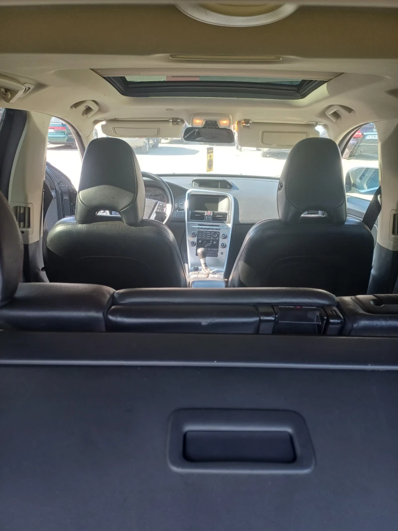 Volvo XC60 2.4d D5, снимка 12 - Автомобили и джипове - 52462343