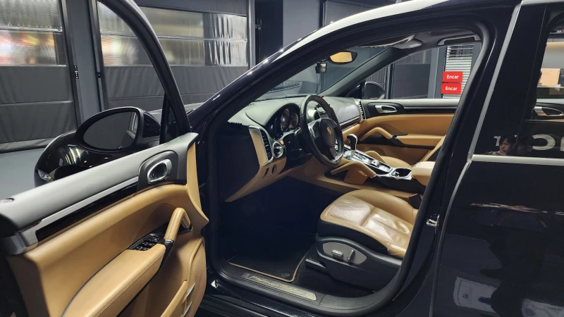 Porsche Cayenne 3.0, снимка 9 - Автомобили и джипове - 52015590