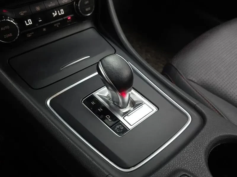 Mercedes-Benz GLA, снимка 9 - Автомобили и джипове - 56688444