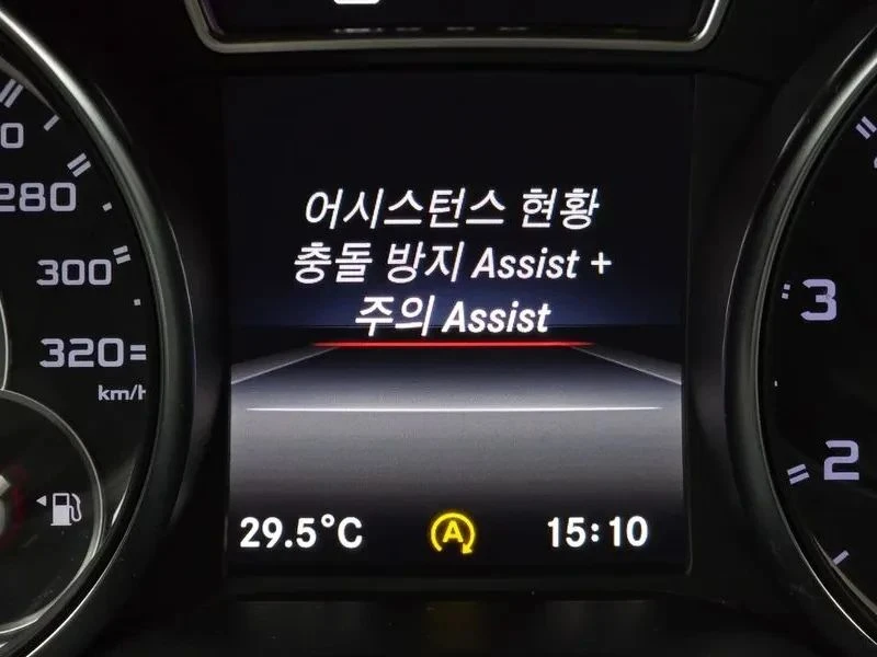 Mercedes-Benz GLA, снимка 15 - Автомобили и джипове - 56688444