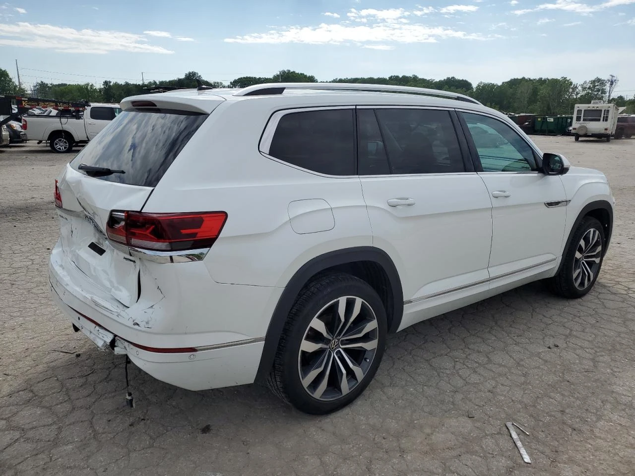 VW Atlas SEL PREMIUM R-LINE - изображение 6