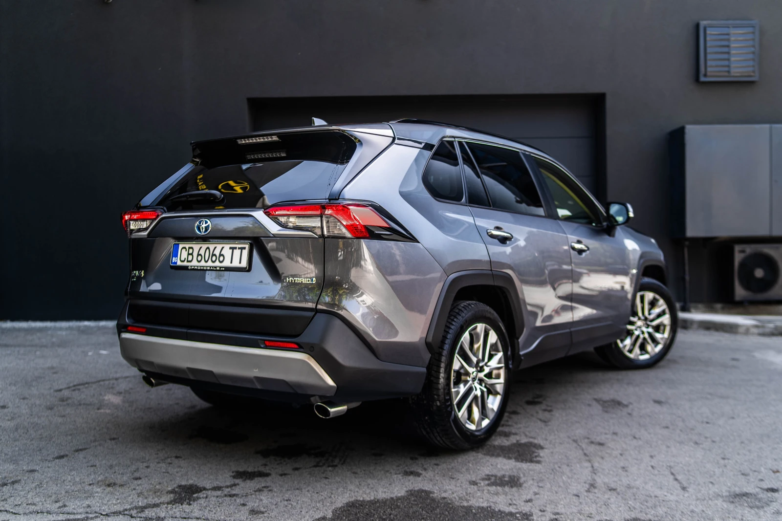 Toyota Rav4 2.5 Hybrid 4x4 Luxury Premium - изображение 4