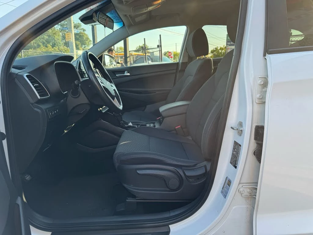 Hyundai Tucson * АВТО КРЕДИТ* ЦЕНА ДО БГ * CARFAX *  - изображение 8