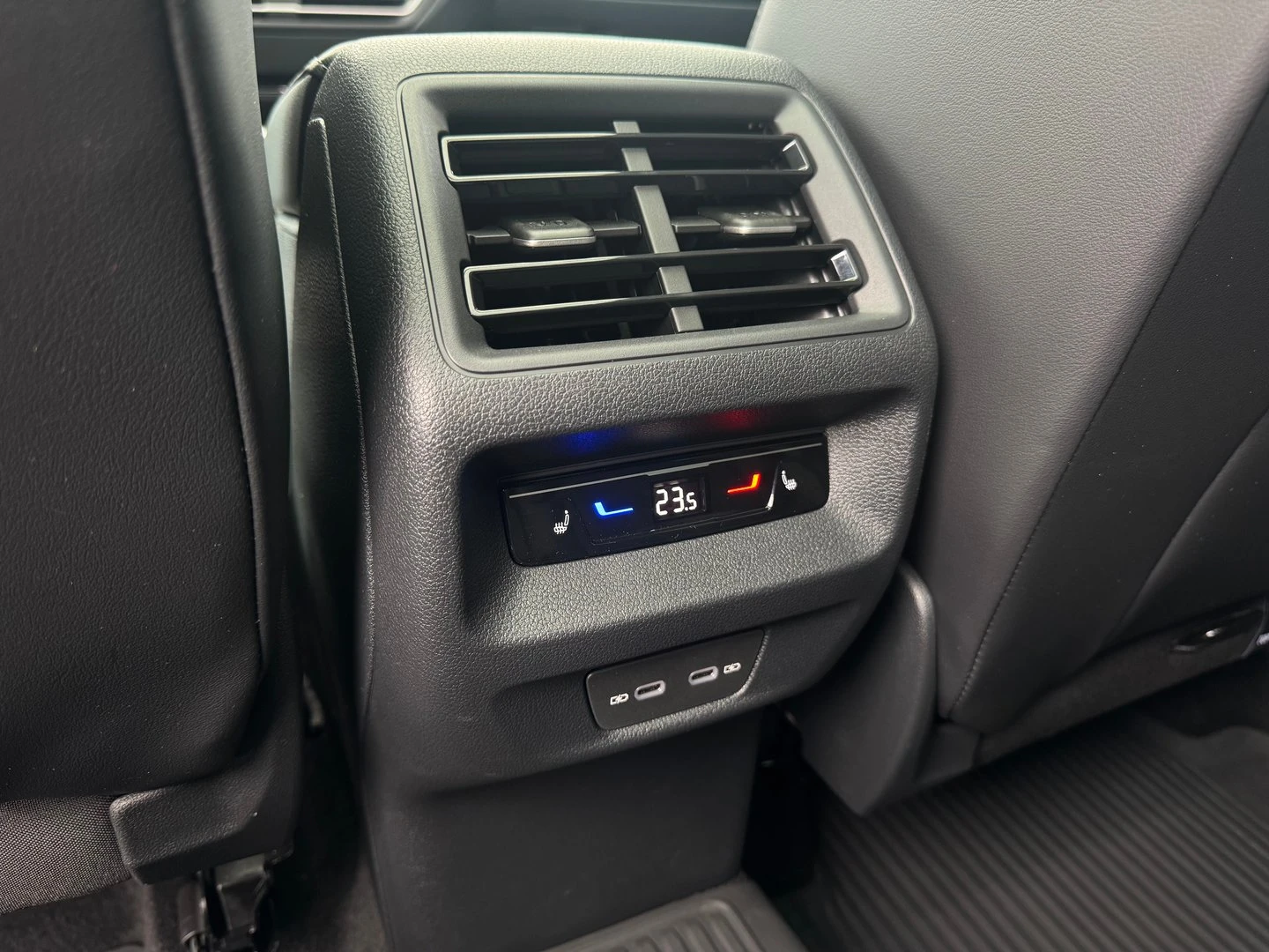 VW Tiguan, снимка 9 - Автомобили и джипове - 56420309