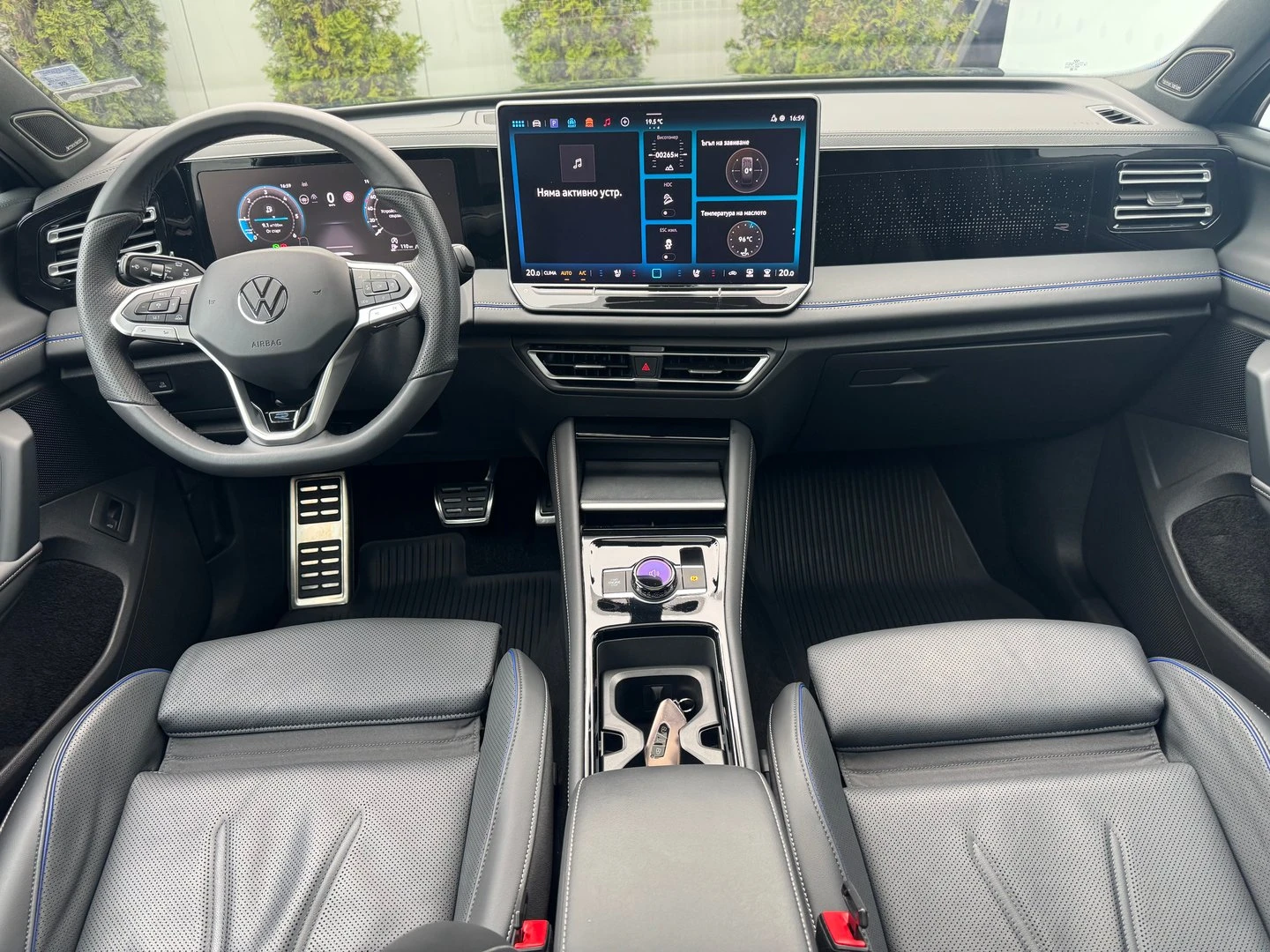 VW Tiguan, снимка 11 - Автомобили и джипове - 56420309