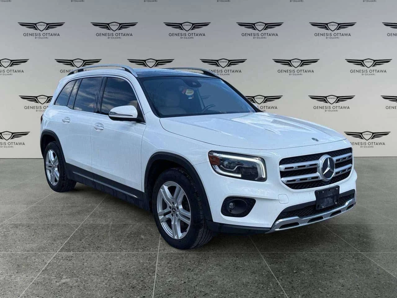 Mercedes-Benz GLB * AWD | Navigation | Leather | Heated Seats * CARF, снимка 6 - Автомобили и джипове - 54857176