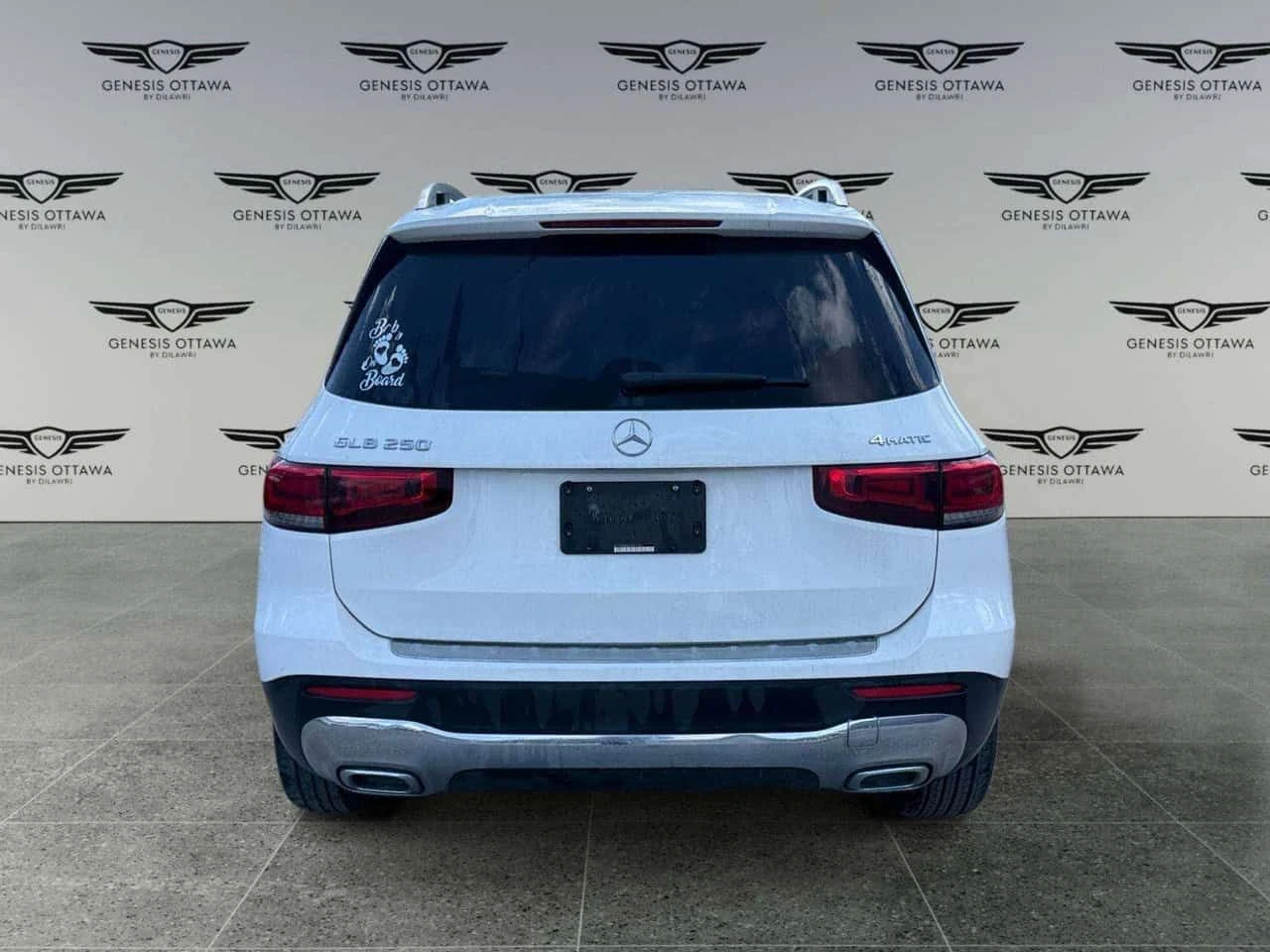 Mercedes-Benz GLB * AWD | Navigation | Leather | Heated Seats * CARF, снимка 4 - Автомобили и джипове - 54857176