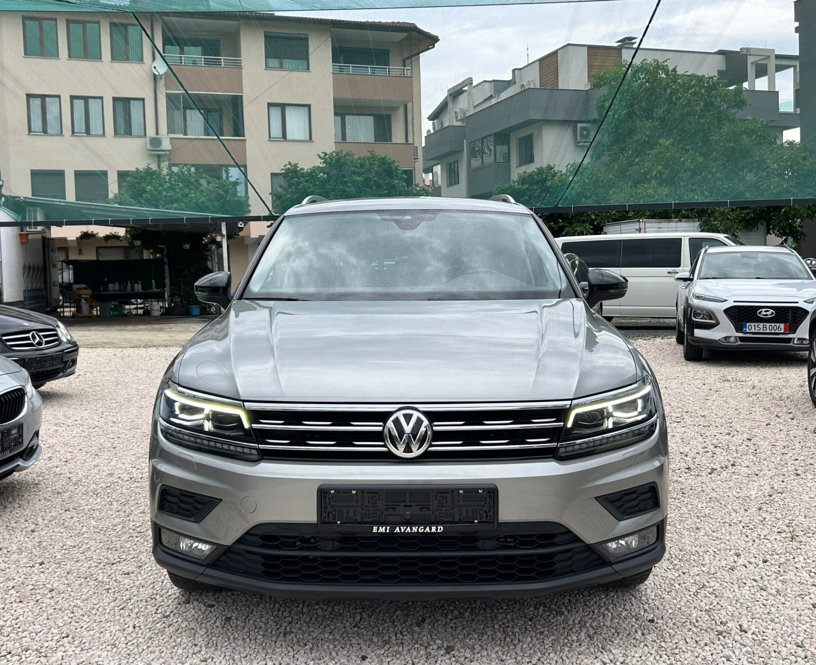 VW Tiguan 2.0 TDI DSG 4X4, снимка 2 - Автомобили и джипове - 54948062